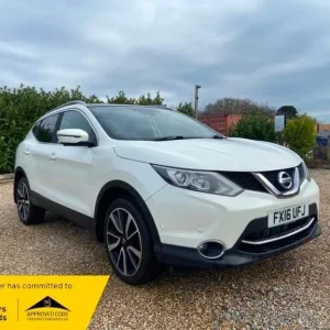 2016 Nissan Qashqai 1.6 dCi Tekna 5-door hatchback
