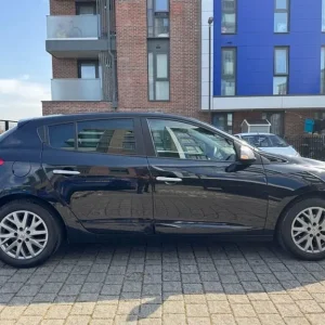 2014 Renault Megane 1.6 VVT Knight Edition Euro 5 5-door Hatchback Petrol Manual - Image 8