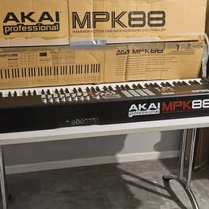 Akai MPK88 Keyboard Controller Full Weighted USB Midi Piano
