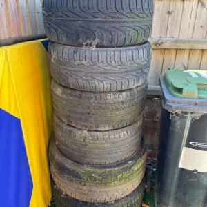 6 old car tyres - Image 4