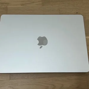 Macbook Air 13” M3 16GB 512GB Silver - Image 2
