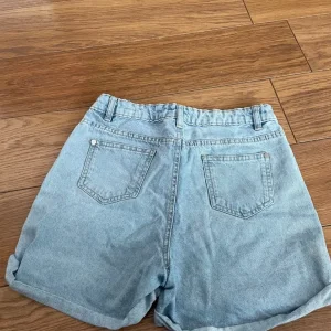 Lipsy Jean shorts - Image 2
