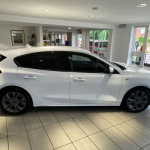 2022 Ford Focus 1.0T EcoBoost ST-Line Hatchback - Image 3
