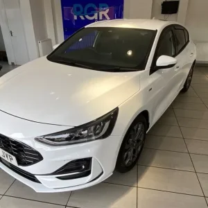 2022 Ford Focus 1.0T EcoBoost ST-Line Hatchback - Image 8