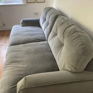 3 seater velvet sofa - Image 4