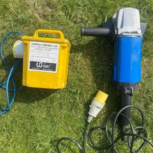Toshiba Grinder with 110v Transformer Output Isolator