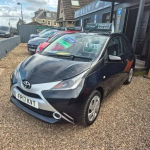 2017 Toyota Aygo 1.0 VVT-i X-Play 5-door Hatchback - Image 4