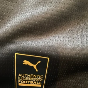 Man City 25/26 Away Jersey – All Black Retro Tribute - Image 5