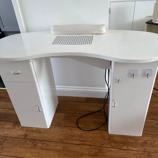 Nail Table with built-in electric extractor fan