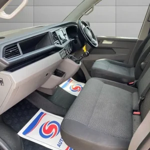 2022 Volkswagen Transporter 2.0 TDI Highline FWD LWB Diesel Manual - Image 6