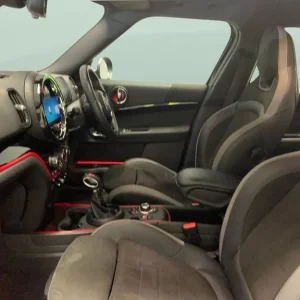 2021 MINI Countryman Cooper SE Sport Plug-in Hybrid - Image 5