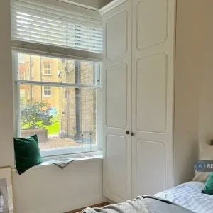 2 bedroom flat in Wymering Road, Gosport, Hampshire - Image 6