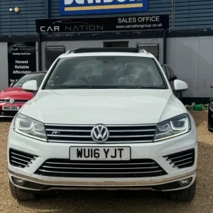 2016 Volkswagen Touareg R-Line Estate - Image 3