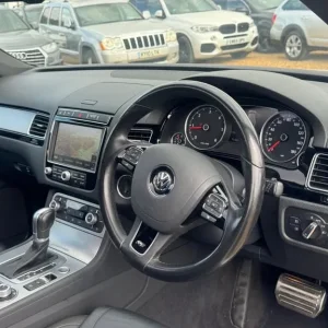 2016 Volkswagen Touareg R-Line Estate - Image 4