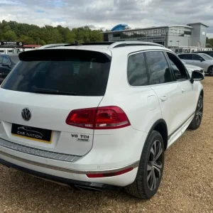 2016 Volkswagen Touareg R-Line Estate - Image 8