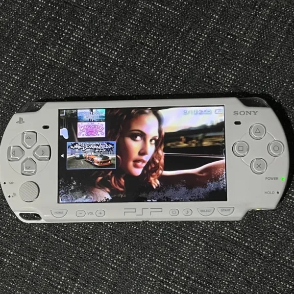 PSP 2000 White