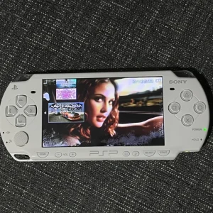 PSP 2000 White