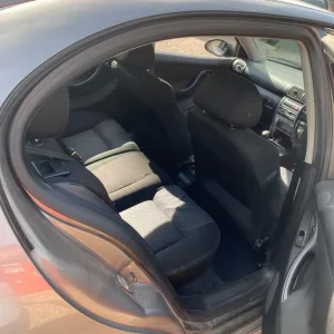 Seat Leon hatchback 2004 manual 1896cc 5-door - Image 8