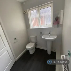 2 bedroom flat in Cedric Court, Swanscombe, Dartford (2 bed) - Image 3