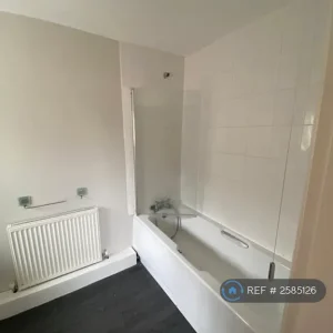 2 bedroom flat in Cedric Court, Swanscombe, Dartford (2 bed) - Image 6