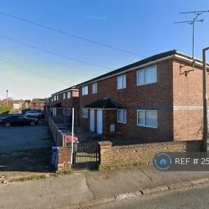 2 bedroom flat in Cedric Court, Swanscombe, Dartford (2 bed)