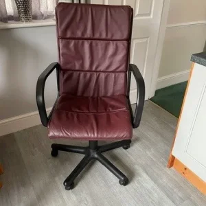 FREE TO COLLECT DESKS AND CHAIR