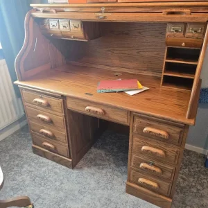 Solid oak writing bureau and chair - Image 2