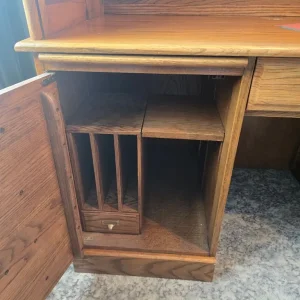 Solid oak writing bureau and chair - Image 8