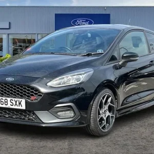 2018 Ford Fiesta 1.5 EcoBoost ST-2 3dr with heated seats and launch control - Image 5