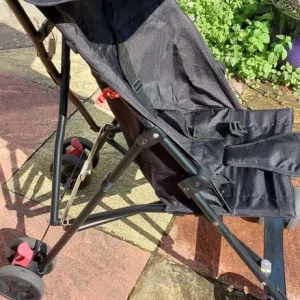 Black stroller with sun canopy - Image 4