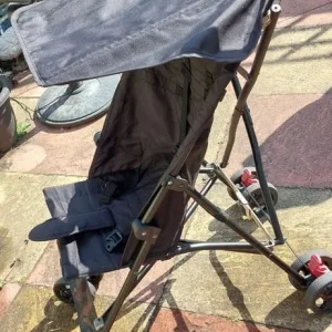 Black stroller with sun canopy - Image 5