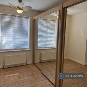 2 bedroom flat in Amesbury Avenue, SW2 - Image 7