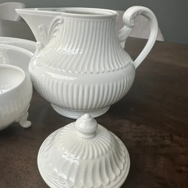 Villeroy and Boch Allegretto teapot, sugar dish and side plates