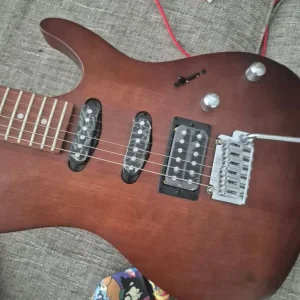 Ibanez electric guitar - Image 4