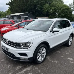 2016 Volkswagen Tiguan 2.0 TDI BlueMotion Tech SE Navigation SUV - Image 5