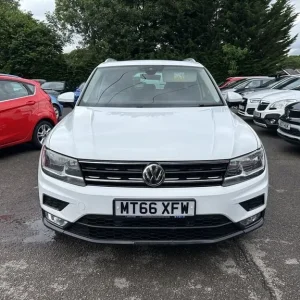 2016 Volkswagen Tiguan 2.0 TDI BlueMotion Tech SE Navigation SUV - Image 6