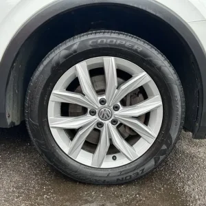 2016 Volkswagen Tiguan 2.0 TDI BlueMotion Tech SE Navigation SUV - Image 7