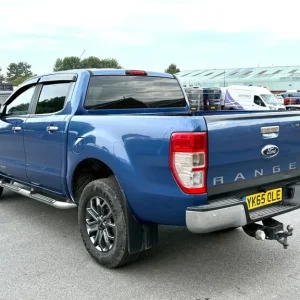 2015 Ford Ranger Limited 2.2 TDCI 150PS 4x4 Metallic Blue and Black Leather - Image 5