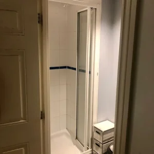 Double Room (en suite) in Omagh, Fermanagh and Omagh District - Image 5