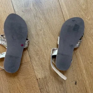 Next kids sandals euro 34 - Image 3