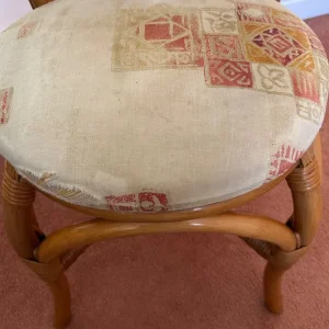 Conservatory table and chairs plus matching side/lamp table - Image 7