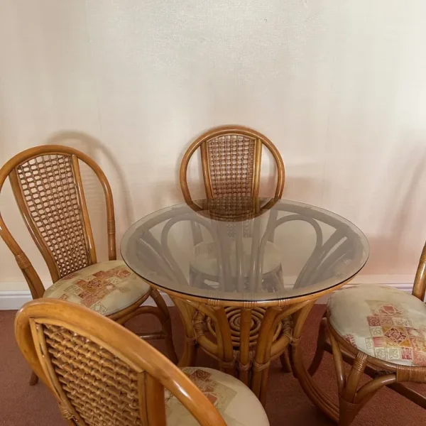 Conservatory table and chairs plus matching side/lamp table