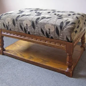 English oak Tudor-style puffee