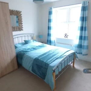 3 bedroom flat in Methuen Road (3 bed) - Image 4