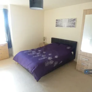 3 bedroom flat in Methuen Road (3 bed) - Image 5