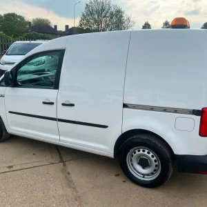 2019 Volkswagen Caddy 2.0 TDI Panel Van - Image 5