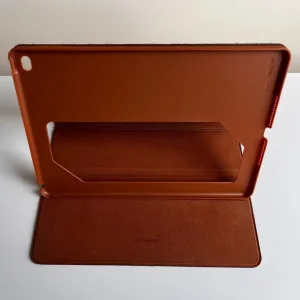 iPad Air 2 screen cover and reading stand - Image 7