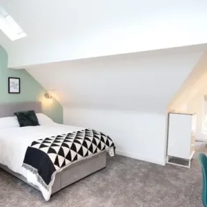 1 bedroom with en-suite, furnished, shared house - Image 4