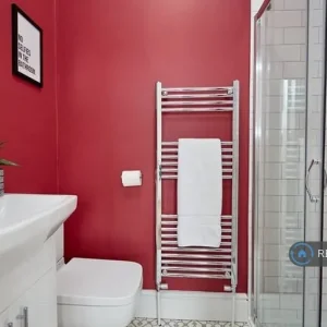 1 bedroom with en-suite, furnished, shared house - Image 8