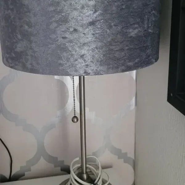 Crushed velvet lamp